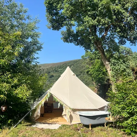 Campo de lujo Eco- Regenerative Bell Tent With A Pool - Near Piódão Sorgacosa